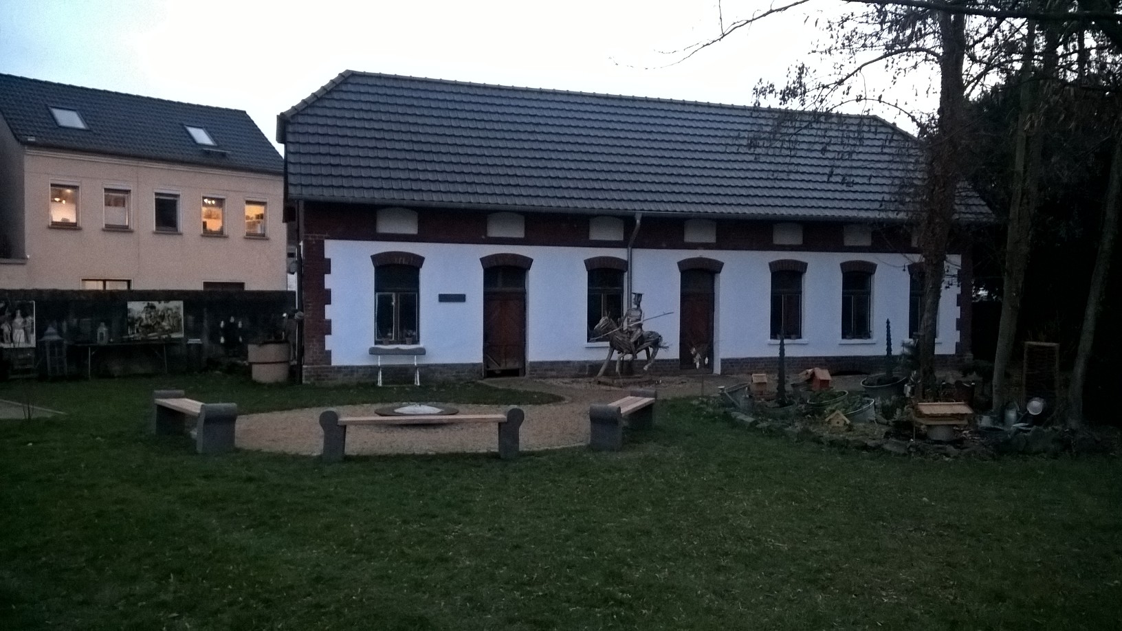 Neue Sitzbaenke am Grillplatz