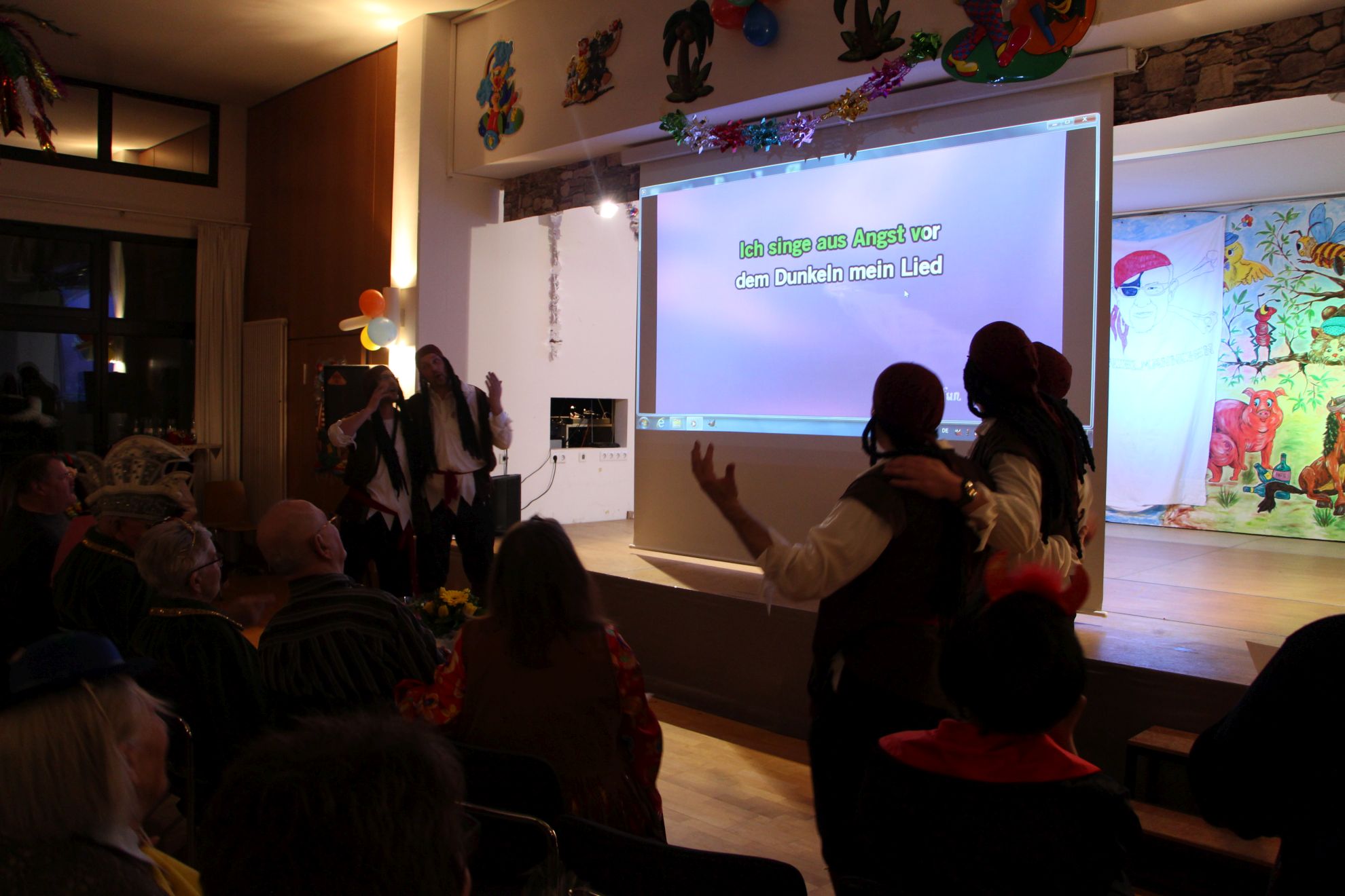 Lied Vortrag mit Leinwand  – Männerballett